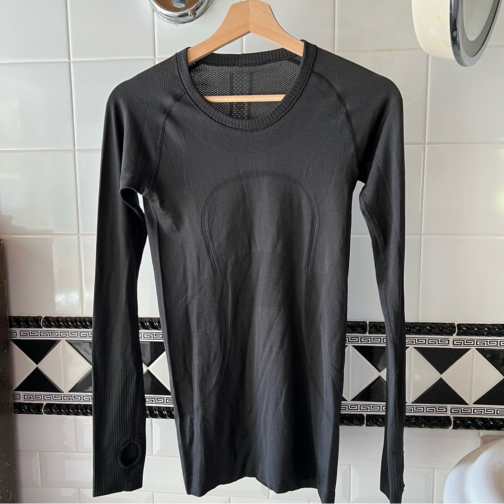 Lululemon Black Swiftly Tech long Sleeve Crew Shirt Size 4